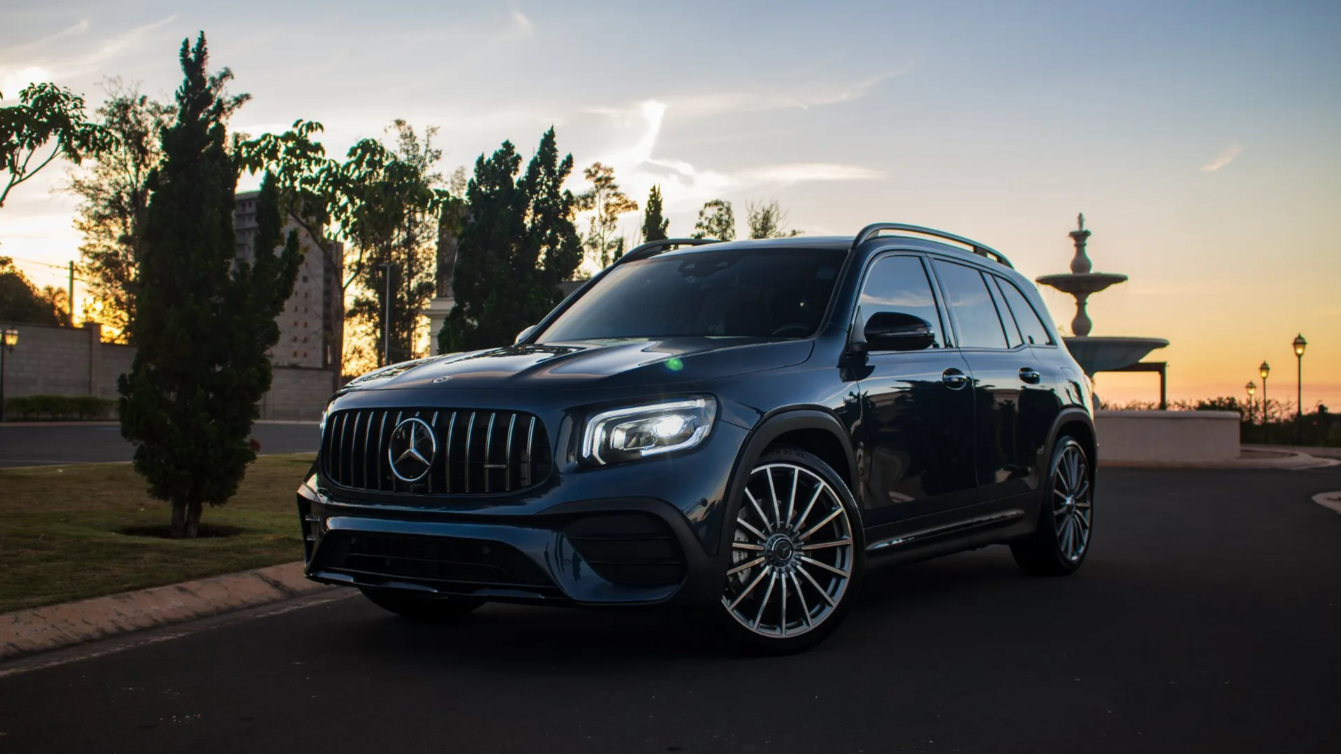 MERCEDES-BENZ GLB 35 AMG