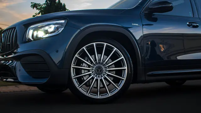 MERCEDES-BENZ GLB 35 AMG