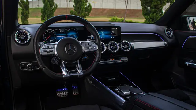 MERCEDES-BENZ GLB 35 AMG