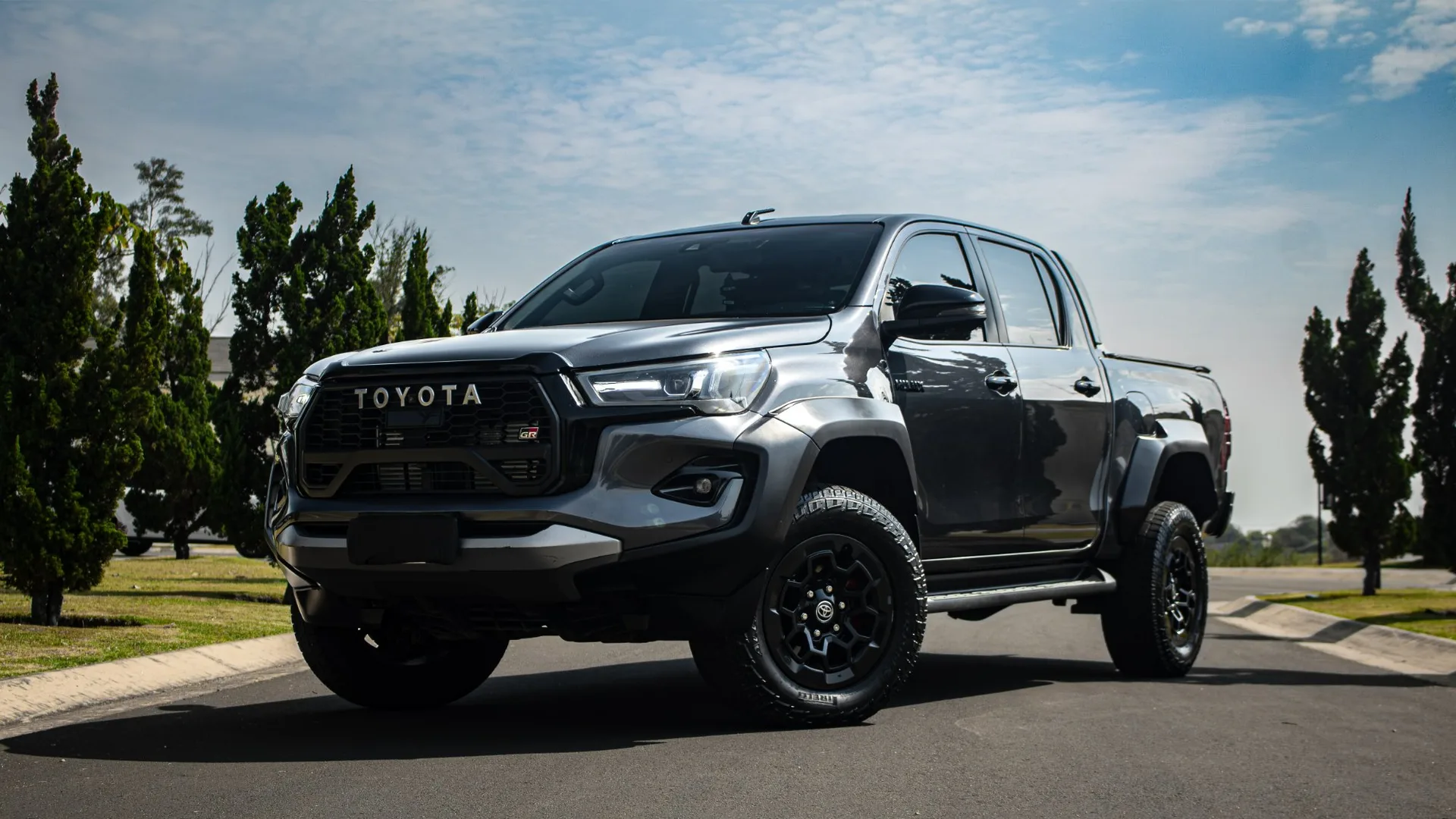 TOYOTA HILUX GR-S