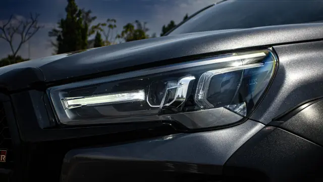 TOYOTA HILUX GR-S