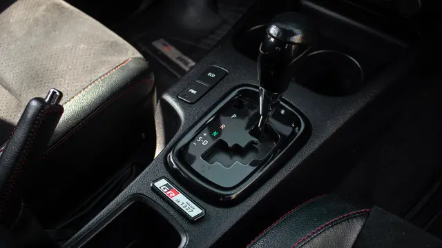 TOYOTA HILUX GR-S