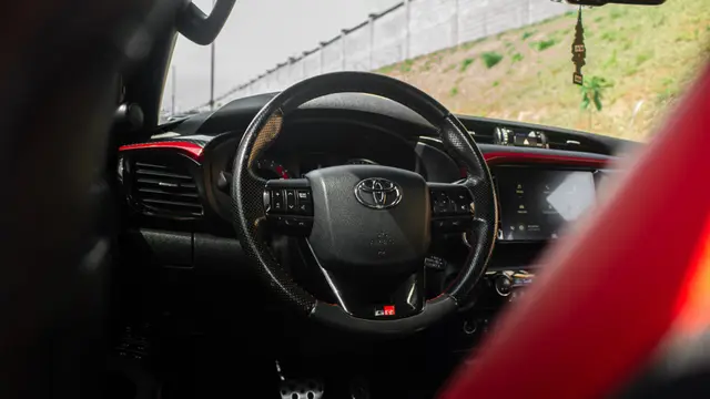 TOYOTA HILUX GR-S